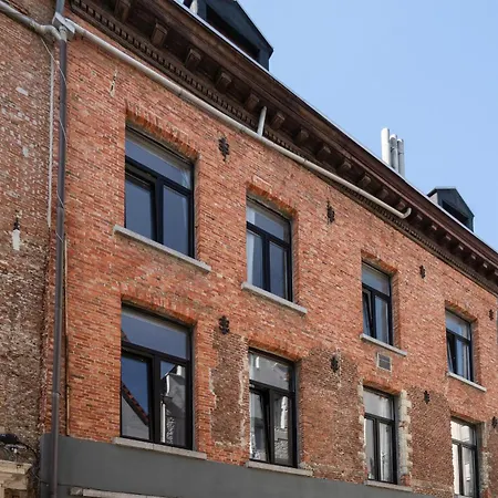 Two-bedroom River Side In The Heart Of
