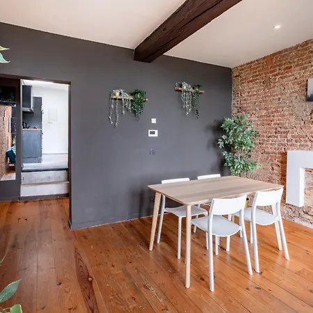 Apartment Two-bedroom River Side In The Heart Of *