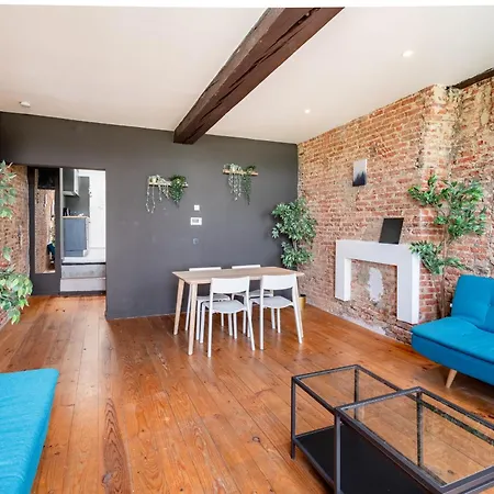 Apartment Two-bedroom River Side In The Heart Of